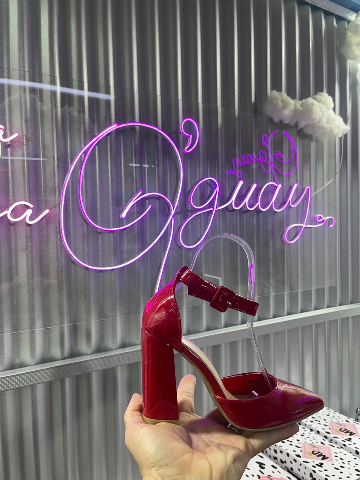 Sandalias KIM de Punta en Charol en ROJO