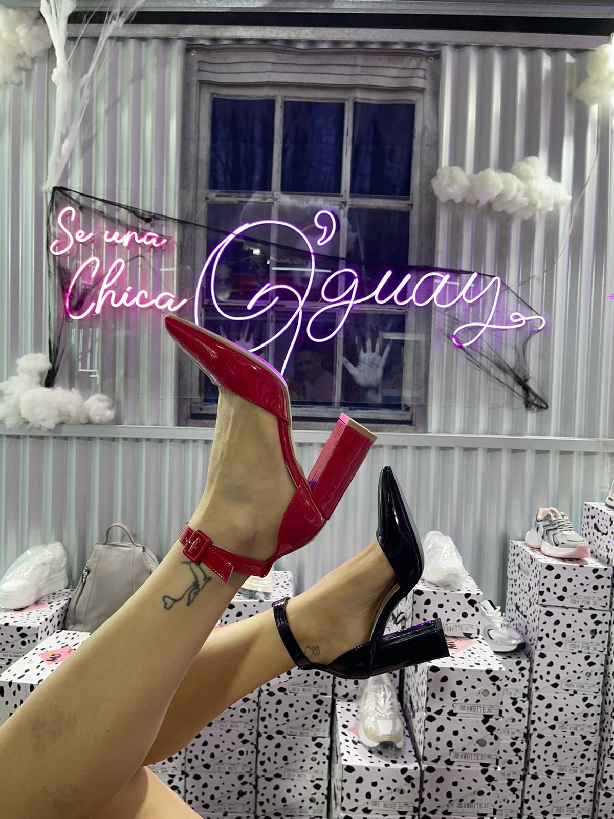 Sandalias KIM de Punta en Charol en ROJO