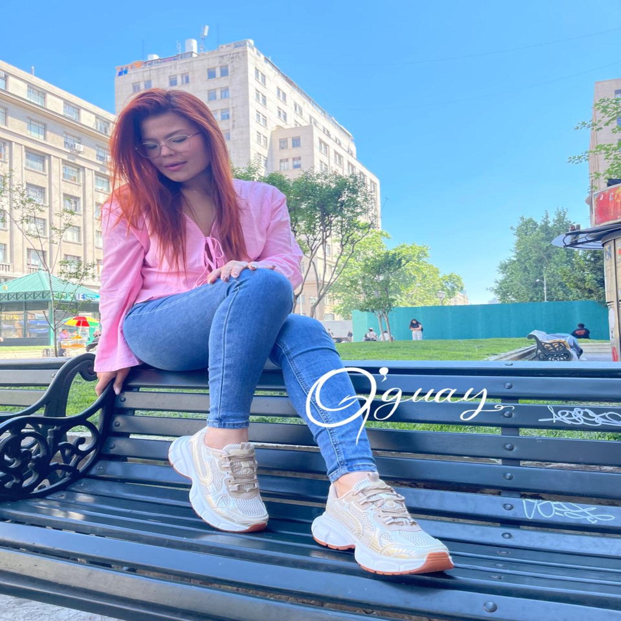 Deportivos en con Detalles EN Dorado