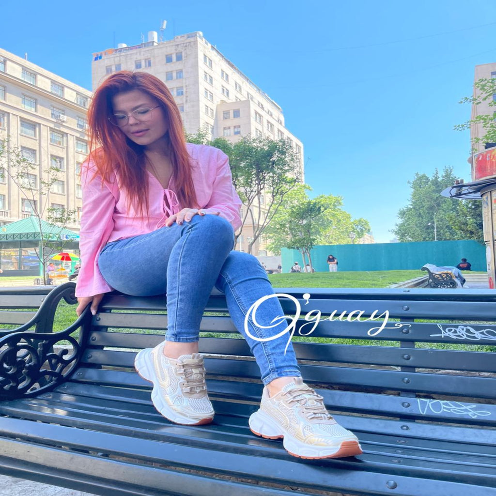 Deportivos en con Detalles EN Dorado