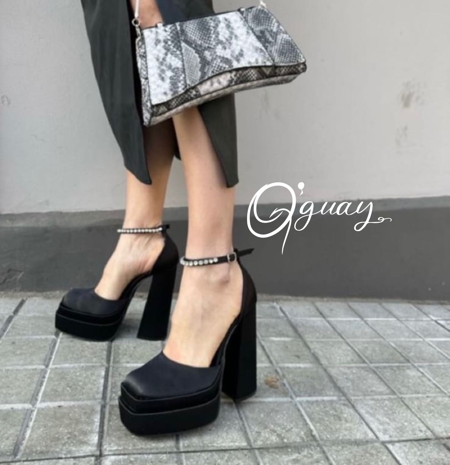 Sandalias KIM EN NEGRO con BRILLOS