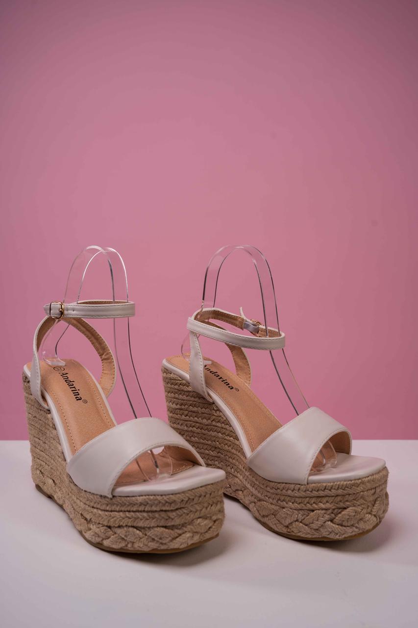 Cuñas corridas en blanco