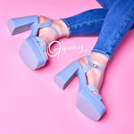 Sandalias de Tacon Grueso Cruzadas