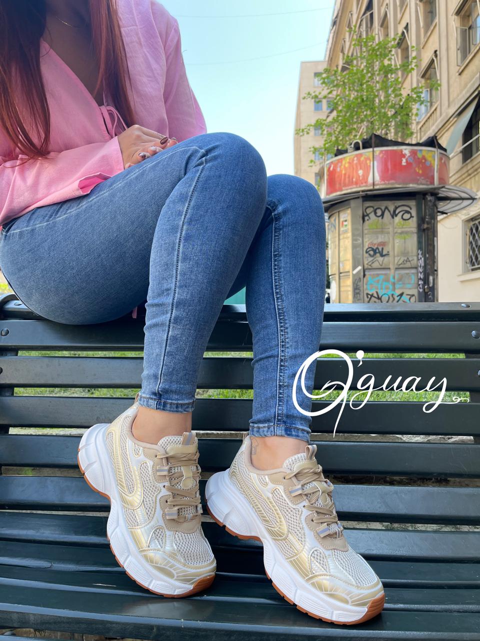 Deportivos en con Detalles EN Dorado