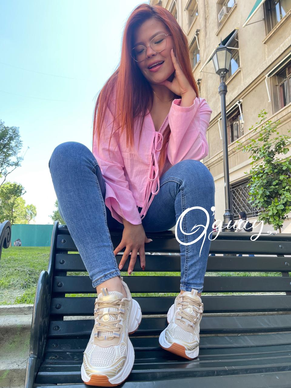 Deportivos en con Detalles EN Dorado